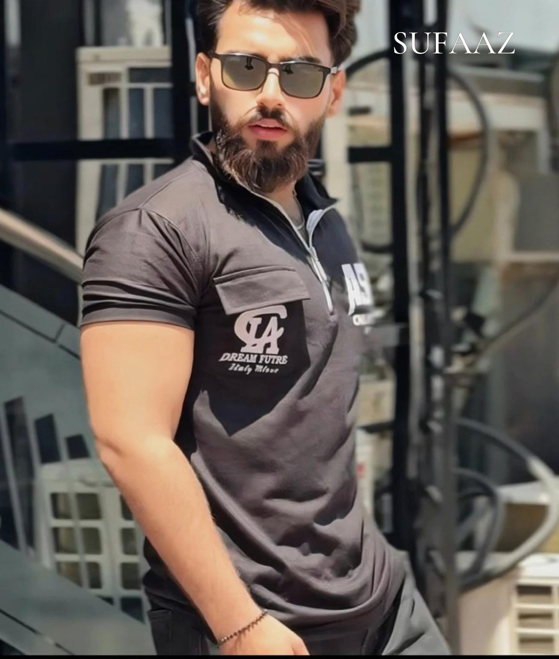 POCKET STYLE BACK PRINTED ZIPPED T-SHIRT